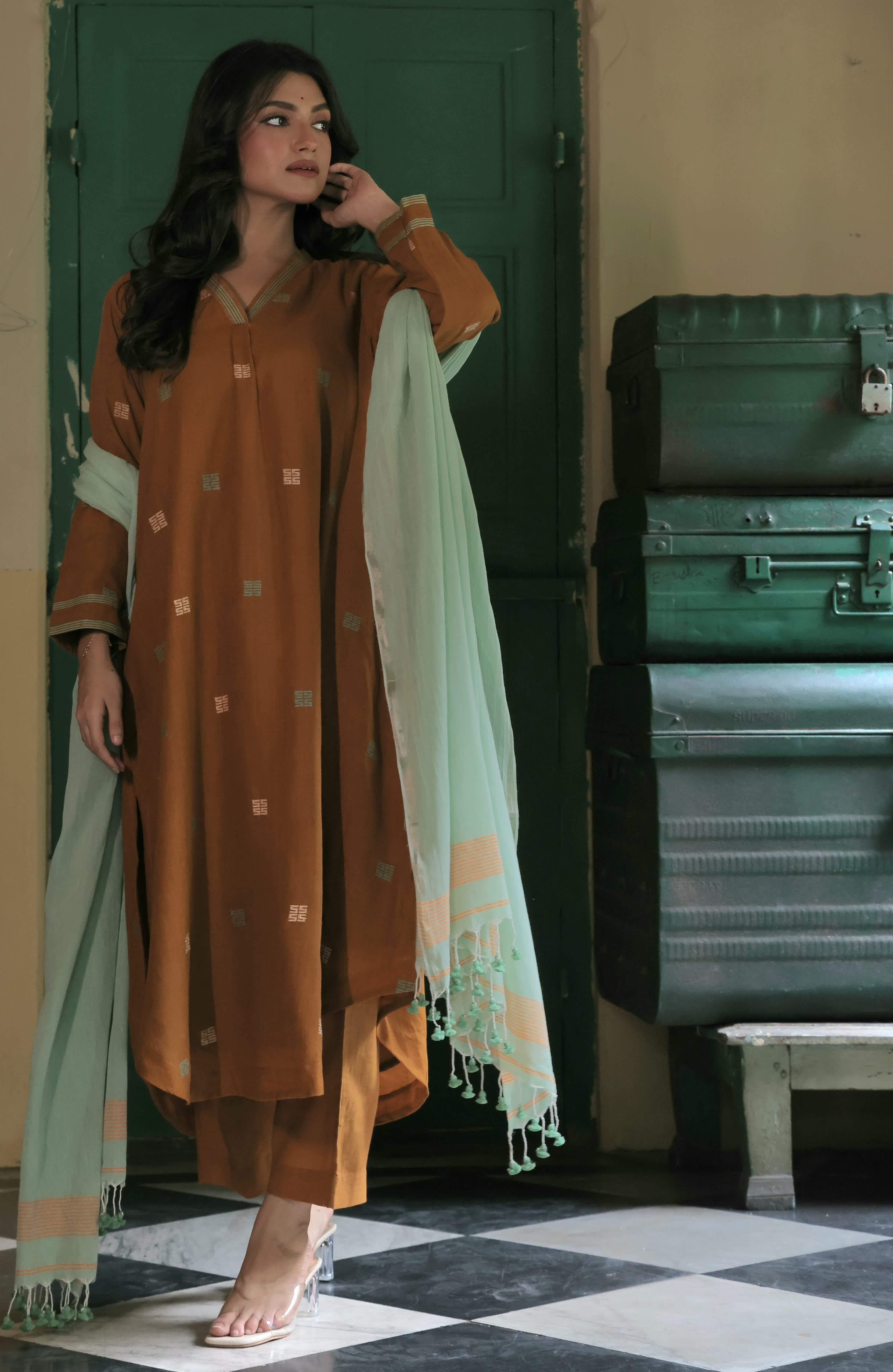 Maati (Mulmul Jamdani)