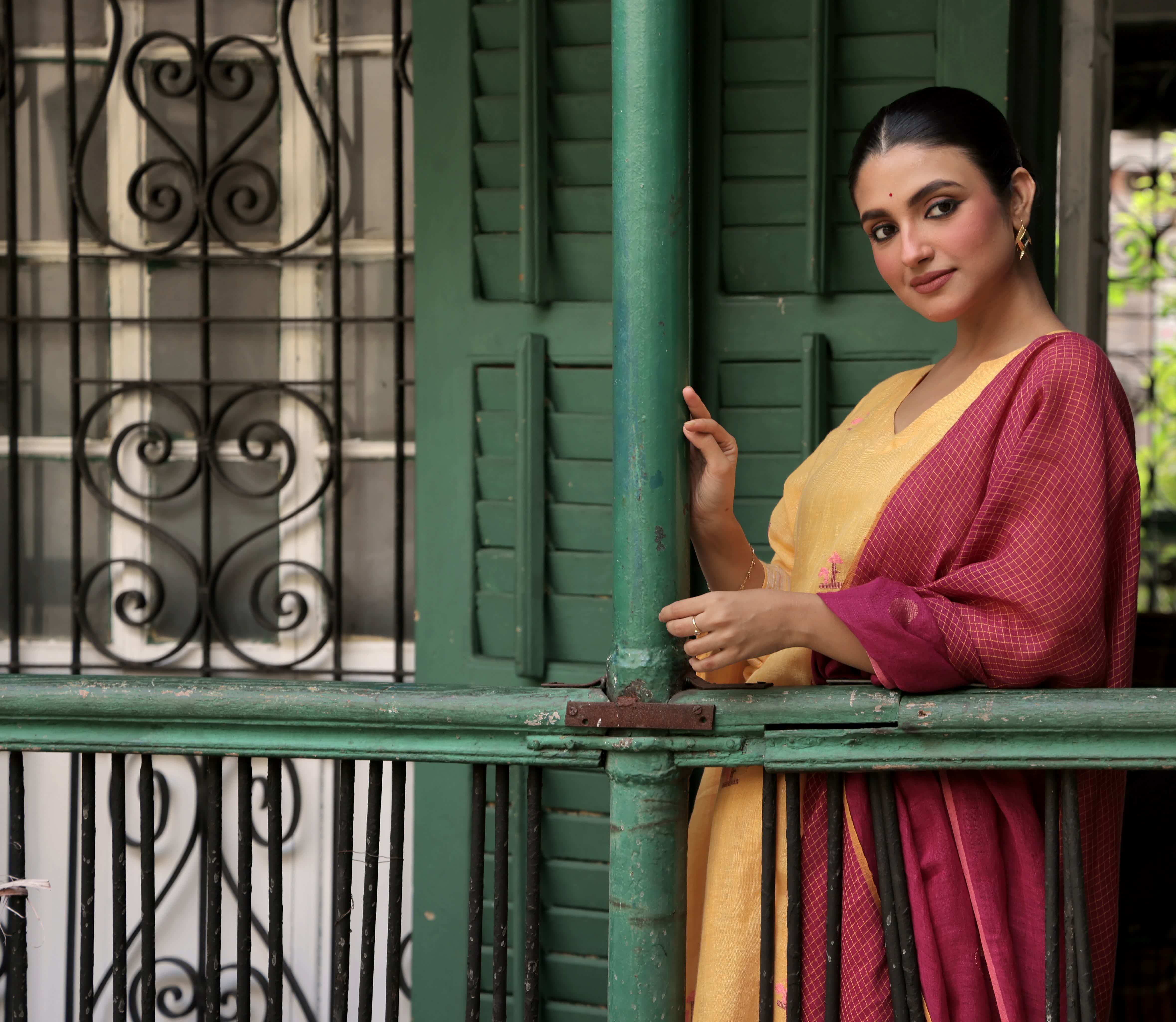 Zaar - Yellow Fuscia Pink (Linen Jamdani)