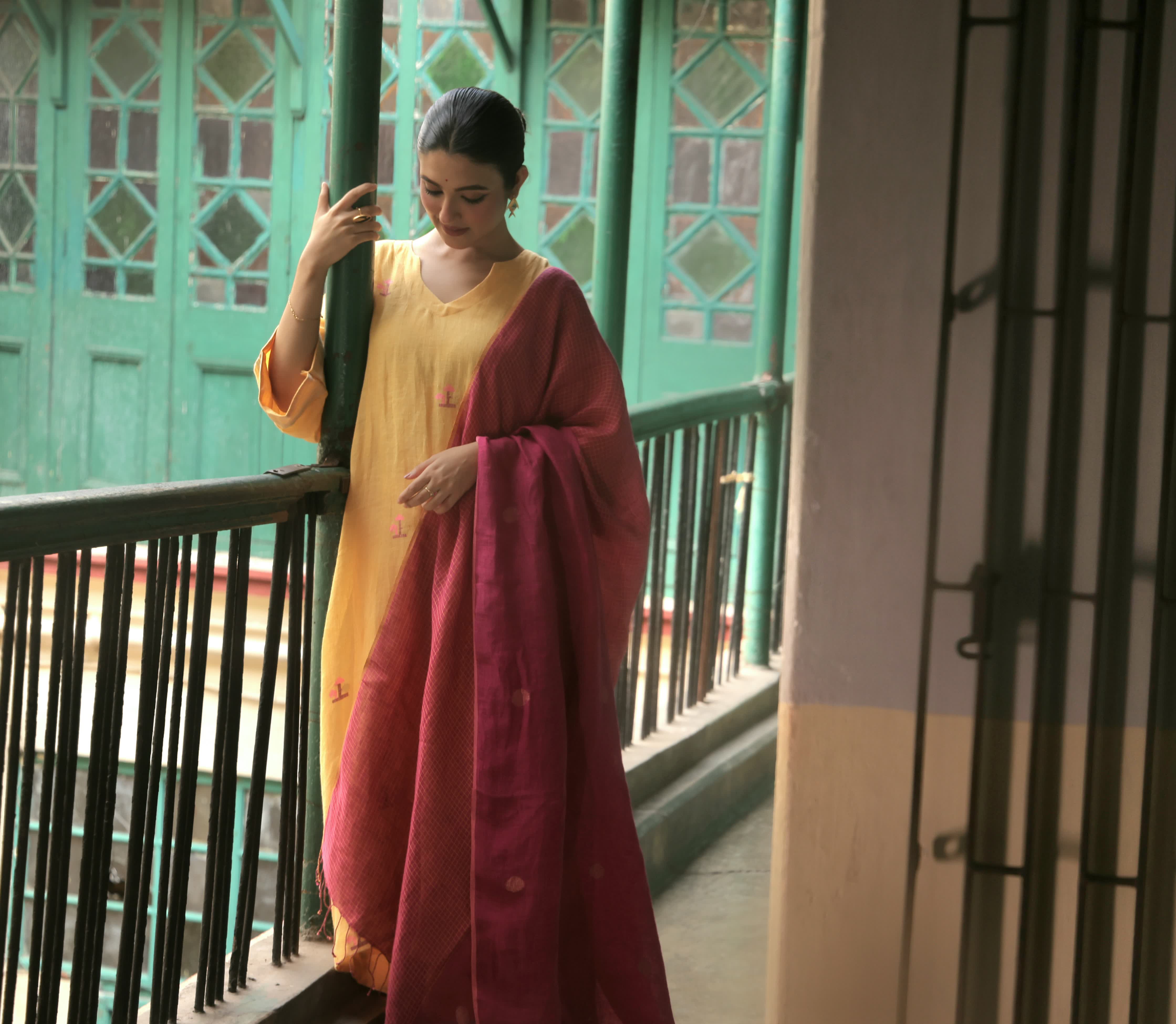 Zaar - Yellow Fuscia Pink (Linen Jamdani)