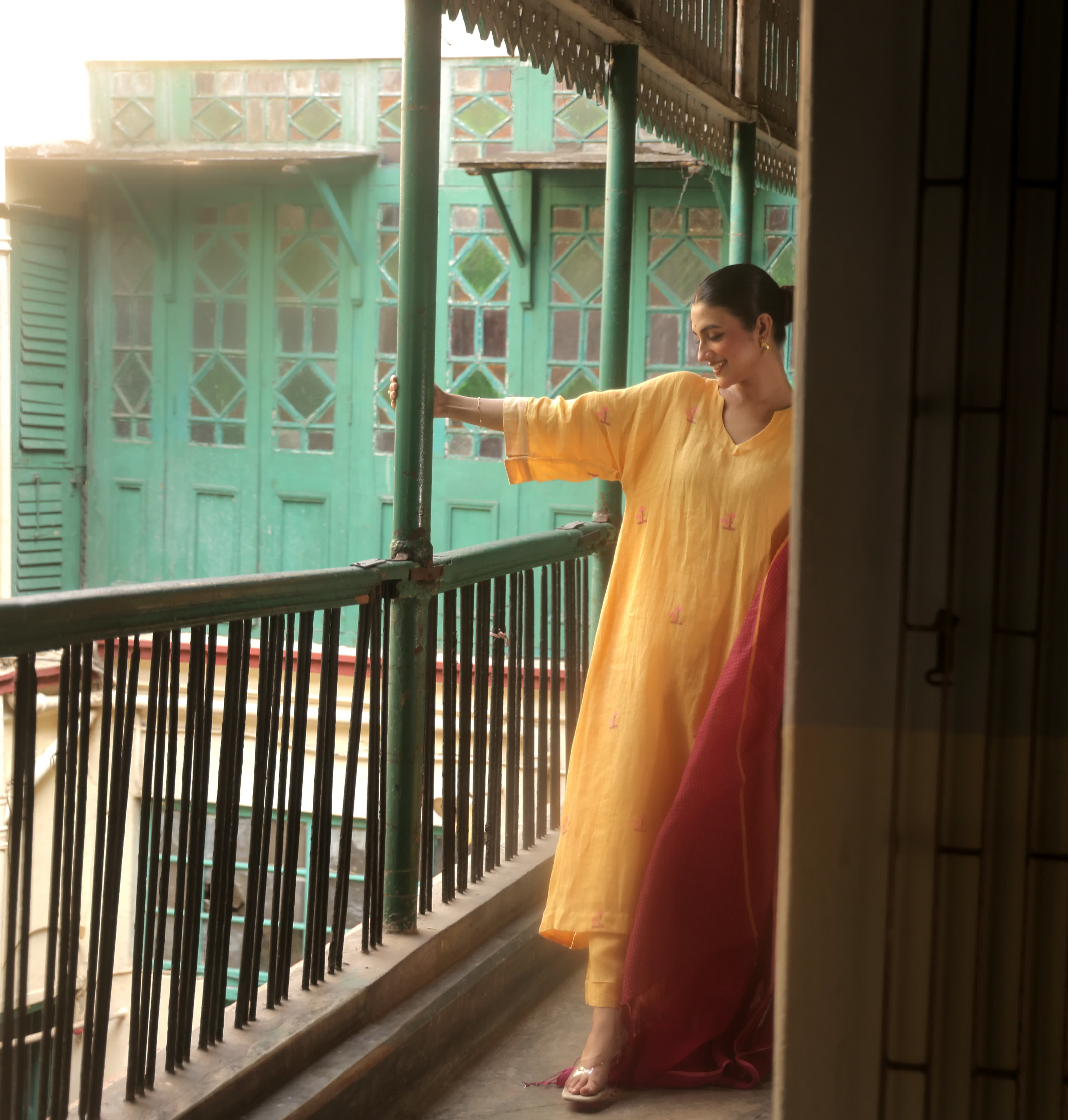 Zaar - Yellow Fuscia Pink (Linen Jamdani)