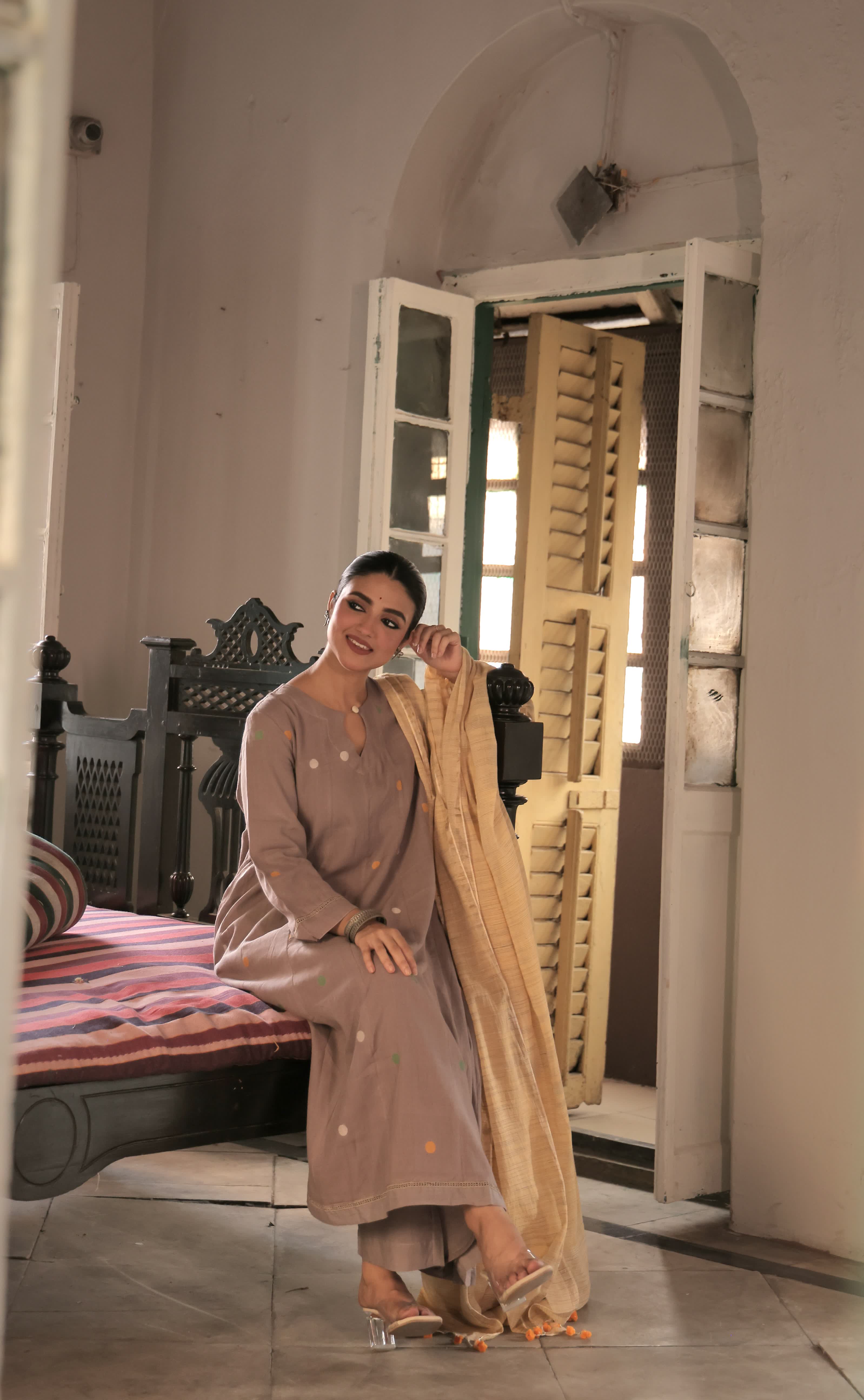 Dhoop (Mulmul Jamdani)