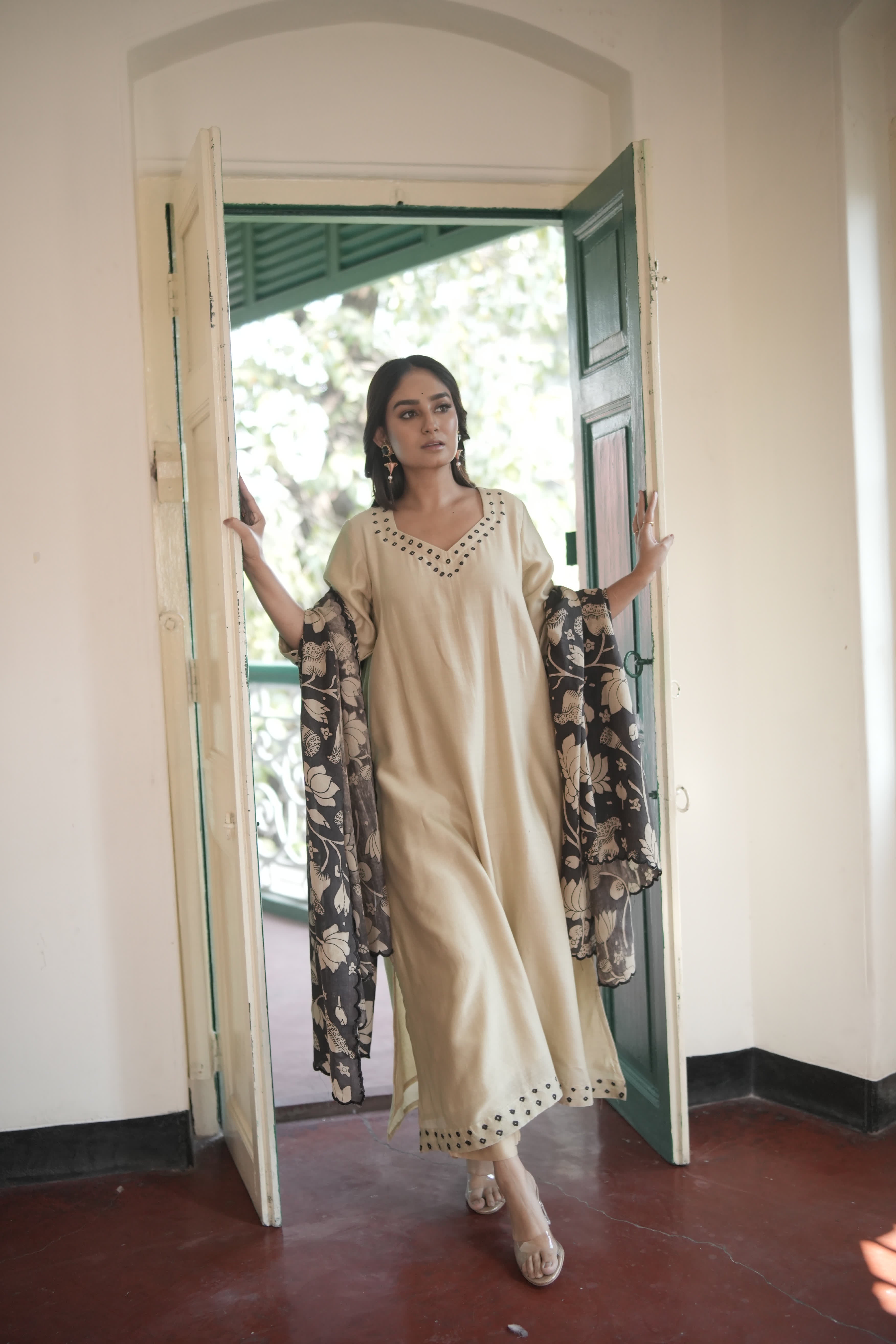 Chitra-Beige Black (Mulmul Chanderi kalamkari & bhandej)