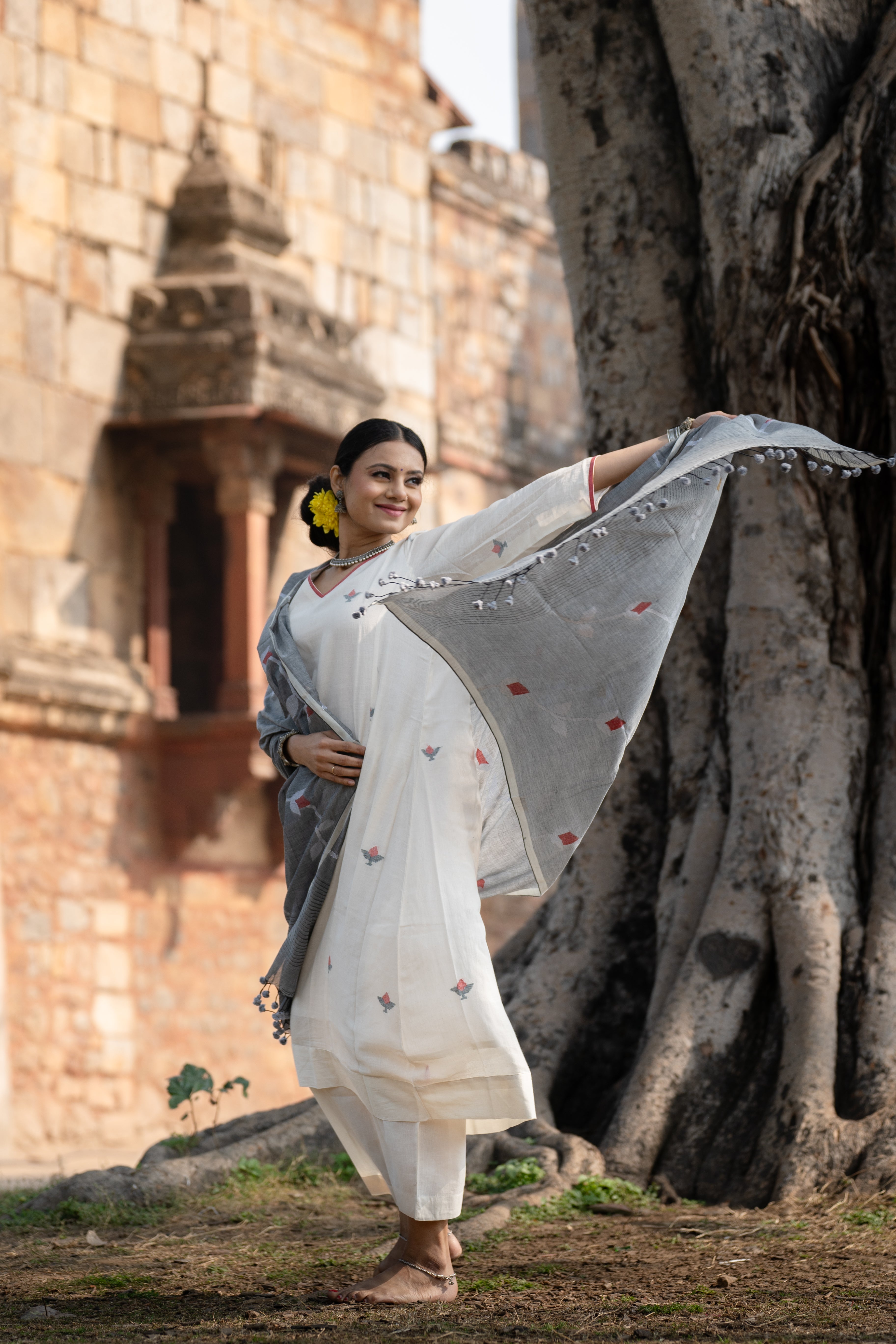 Misty Ivory (Mulmul Jamdani)