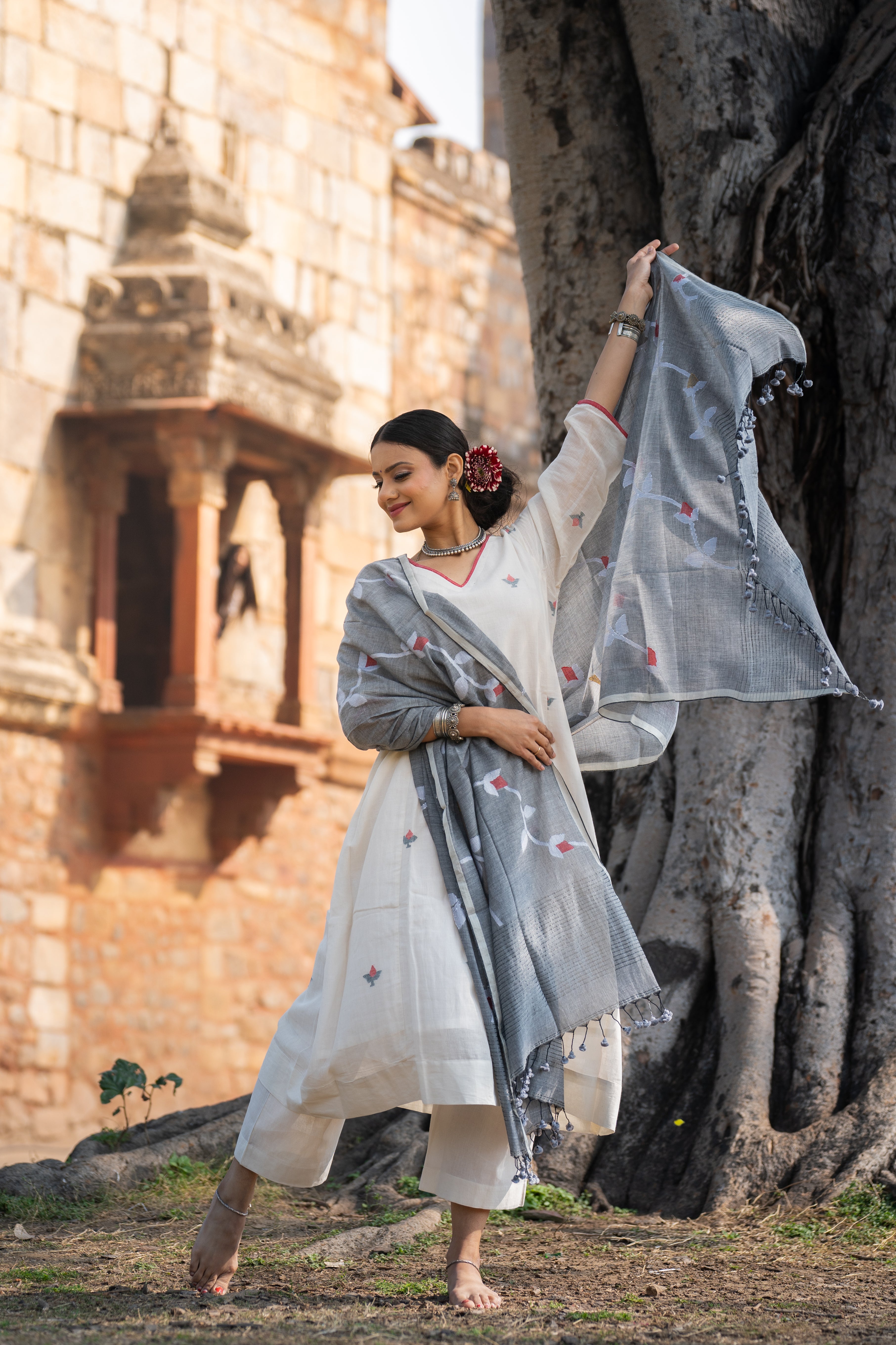 Misty Ivory (Mulmul Jamdani)