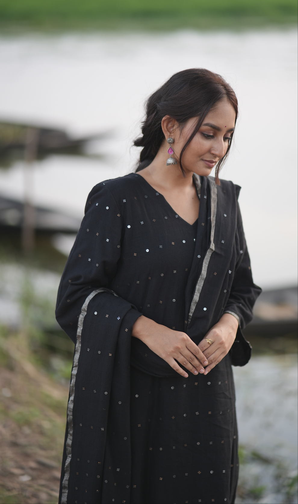 Black Brilliance (Mulmul Box Sequin)