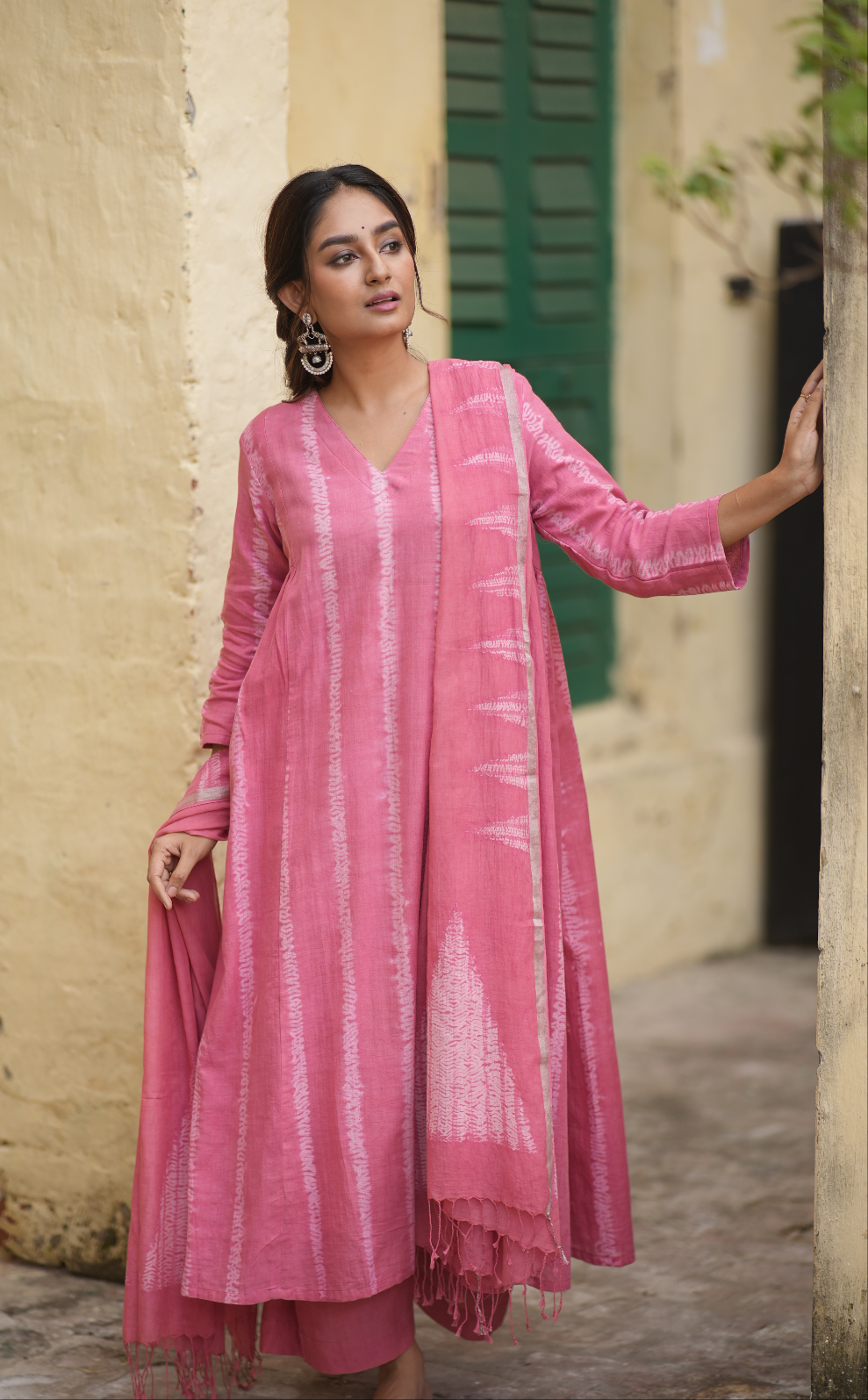 Petal Glow (Mulmul Bhandej)