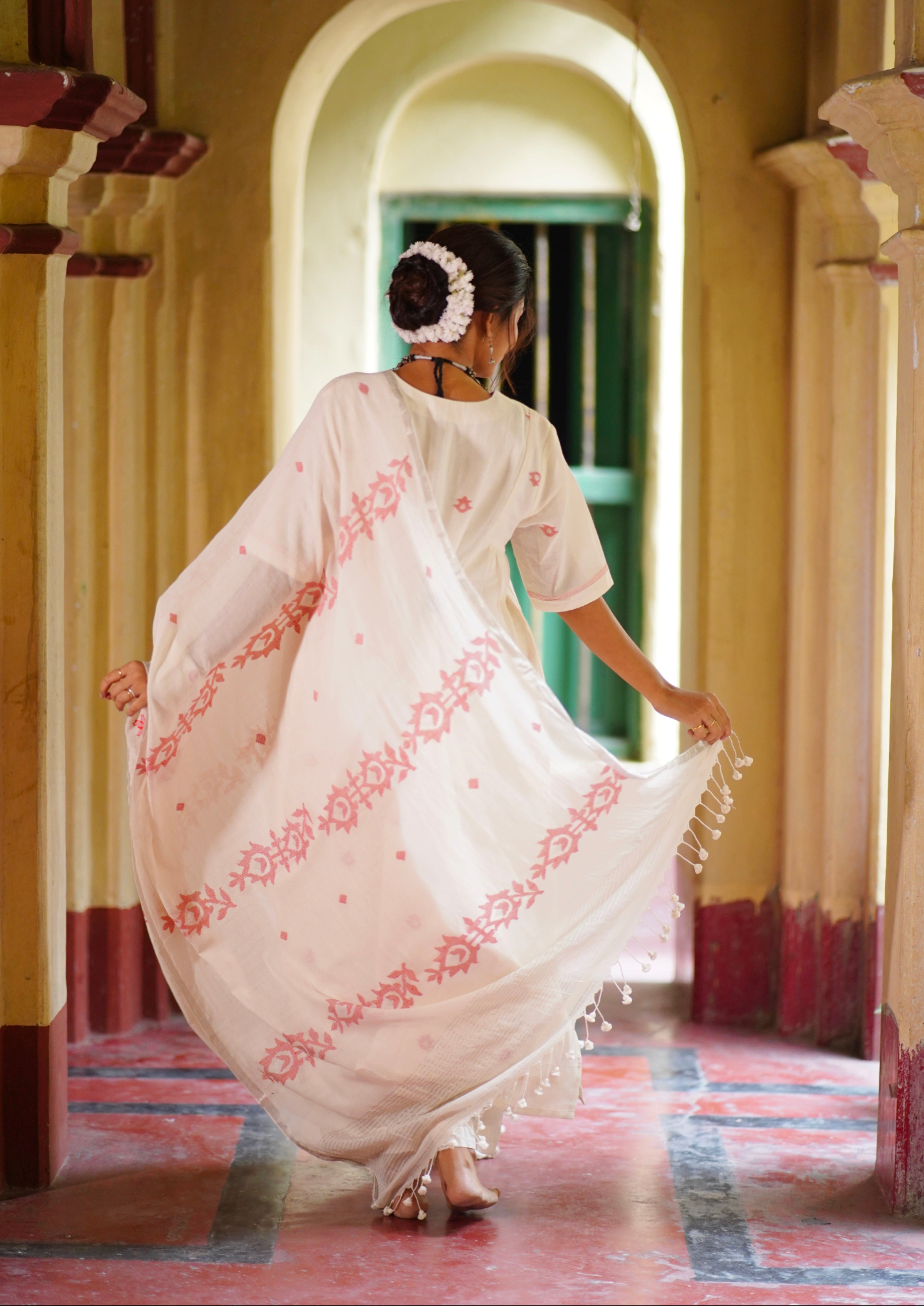 Offwhite Rouge (Mulmul Jamdani)