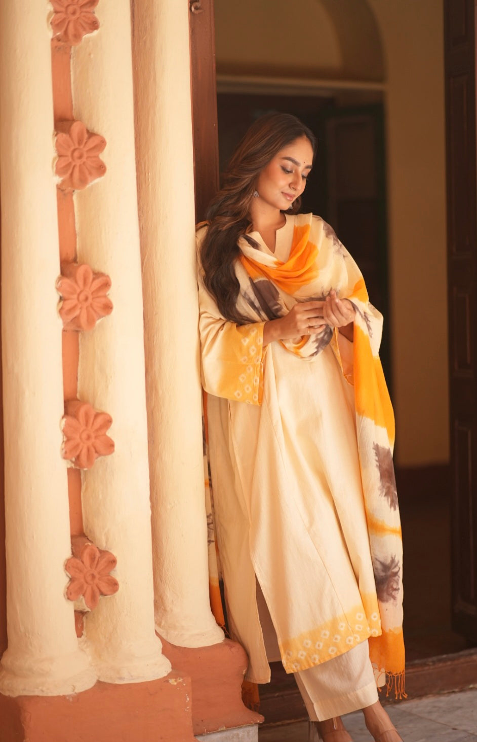 Cream Symphony (Mulmul Bhandej)