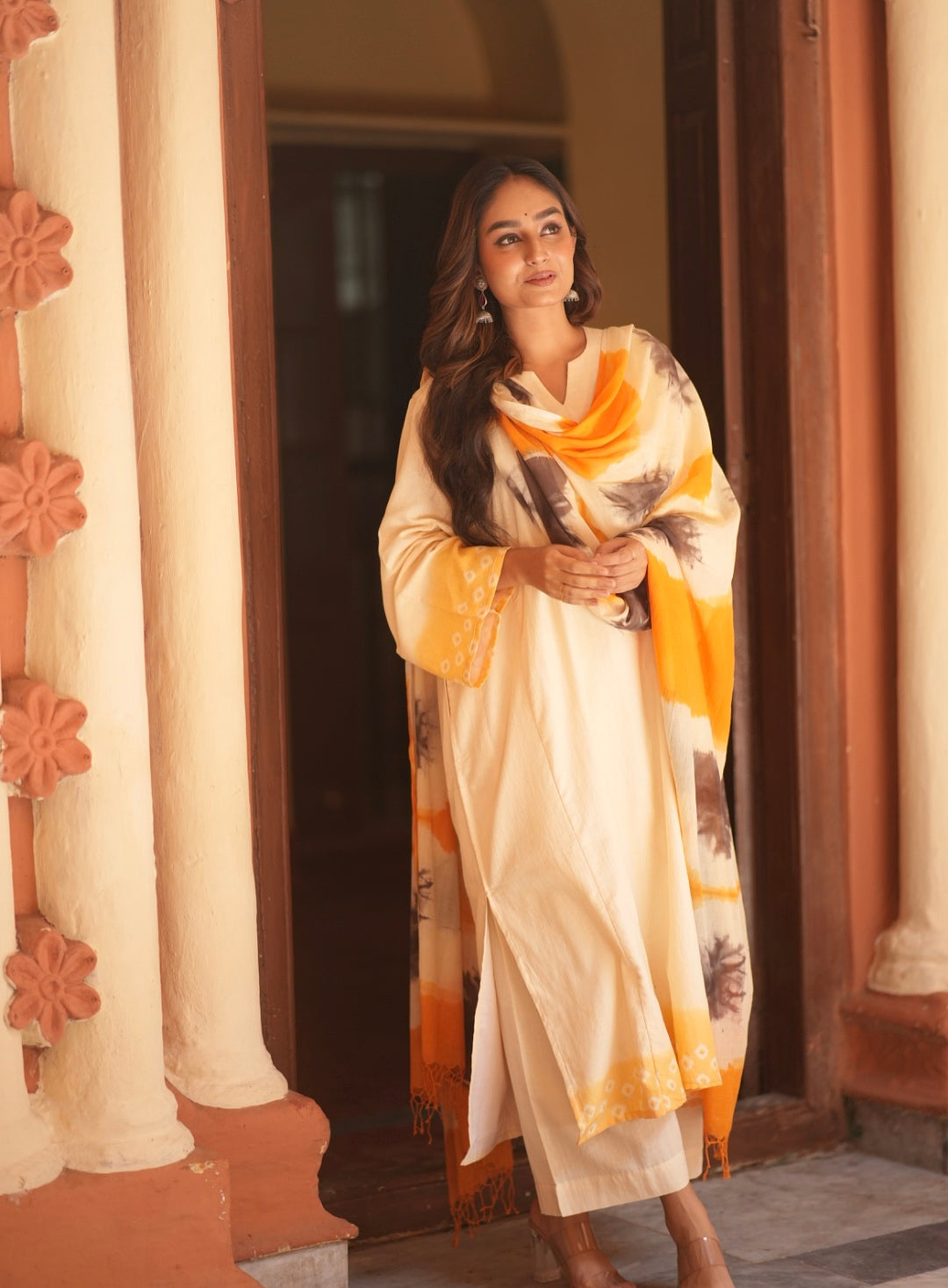 Cream Symphony (Mulmul Bhandej)