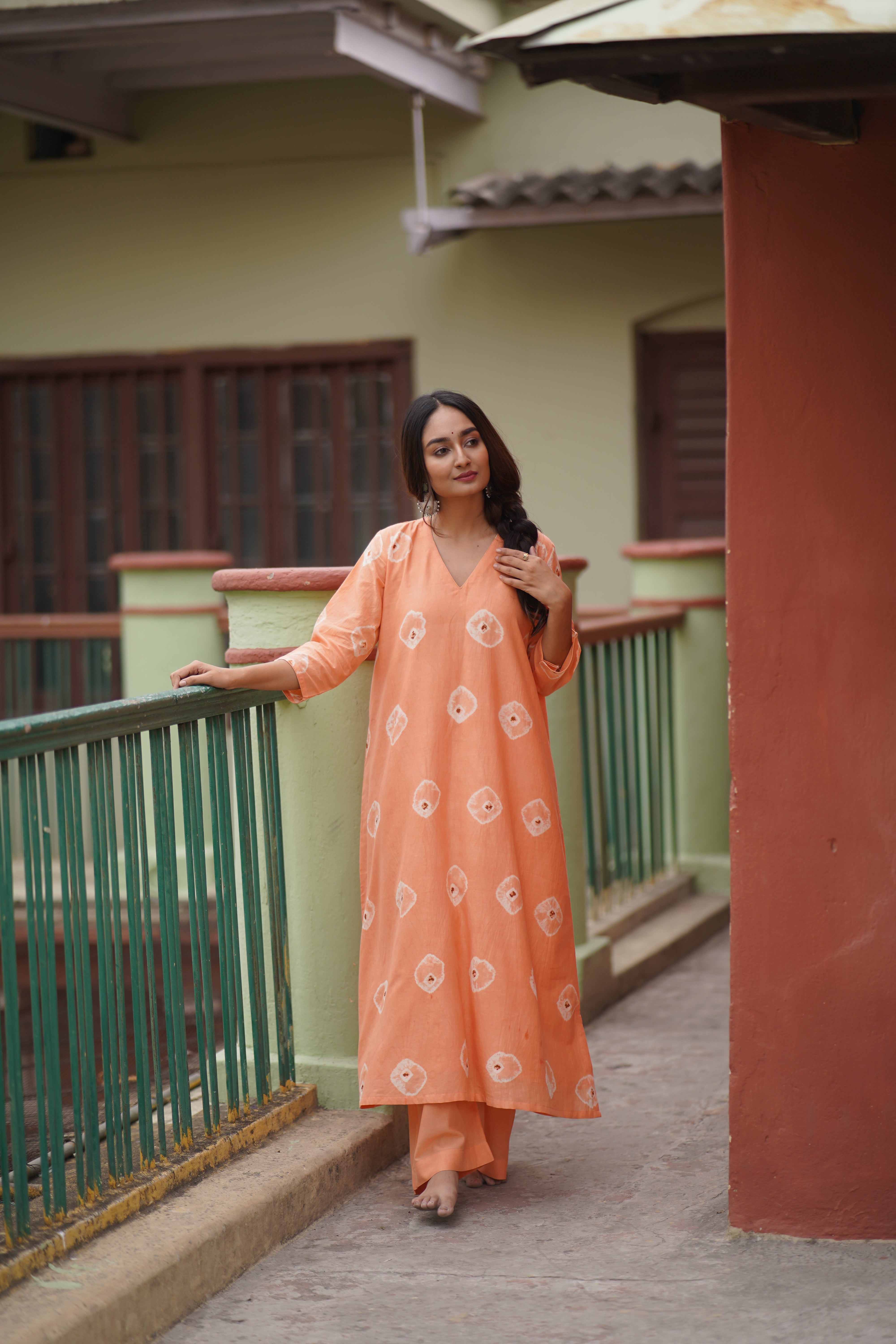 Apricot Mist (Mulmul Bhandej)