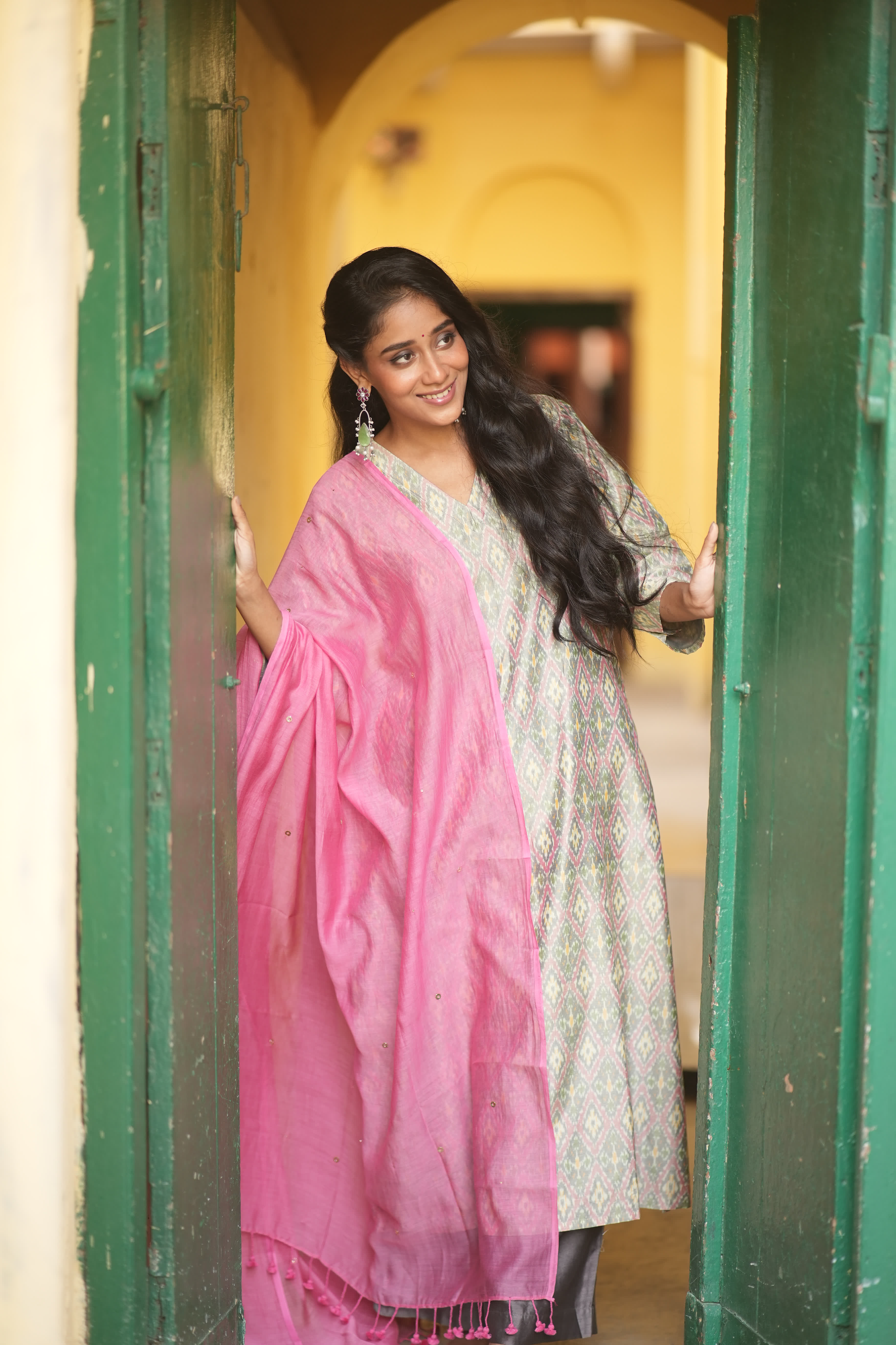 Ruhani-Pink (Ikat silk cotton, chanderi)