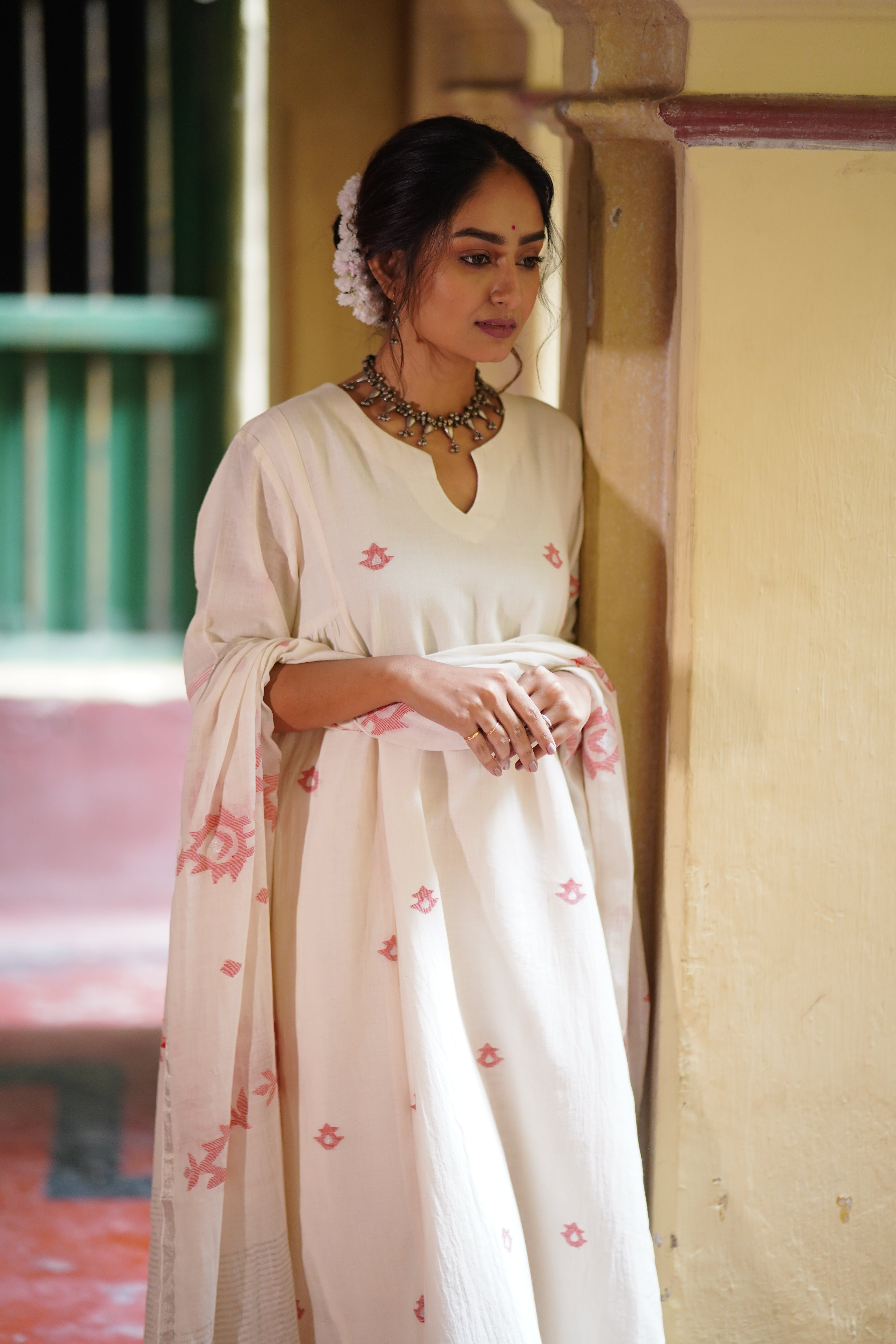 Offwhite Rouge (Mulmul Jamdani)