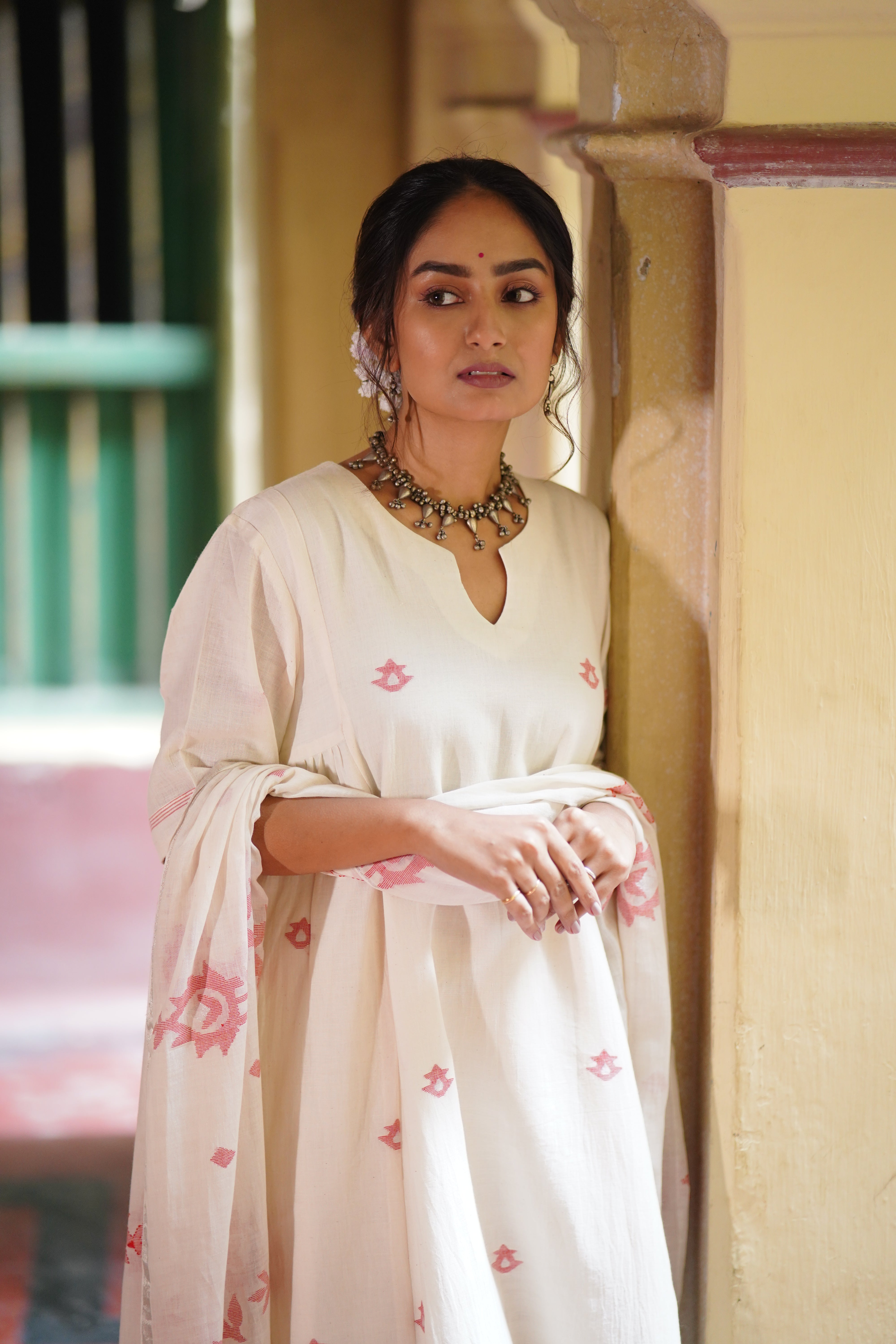 Offwhite Rouge (Mulmul Jamdani)