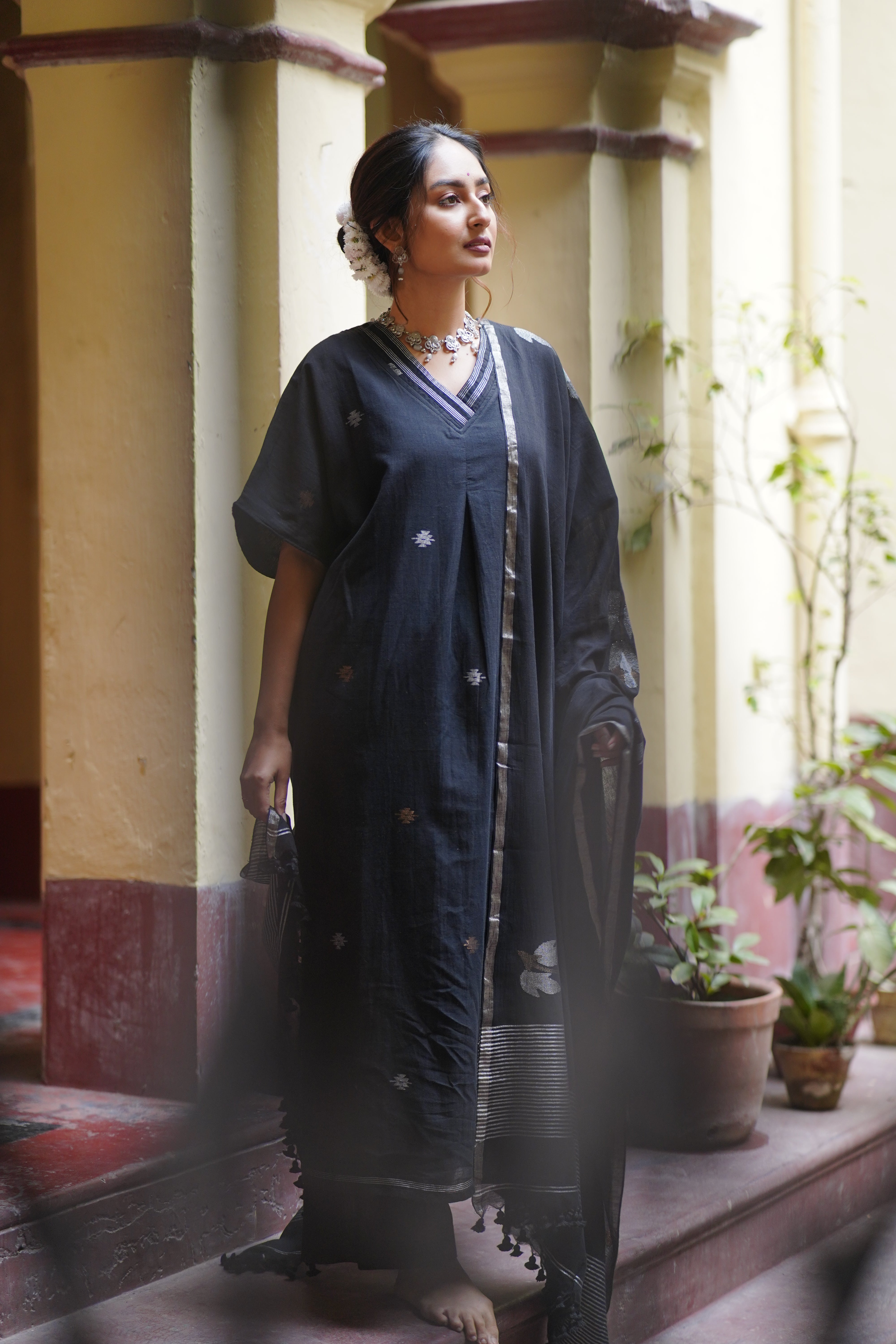 Black Tulip (Mulmul Jamdani)