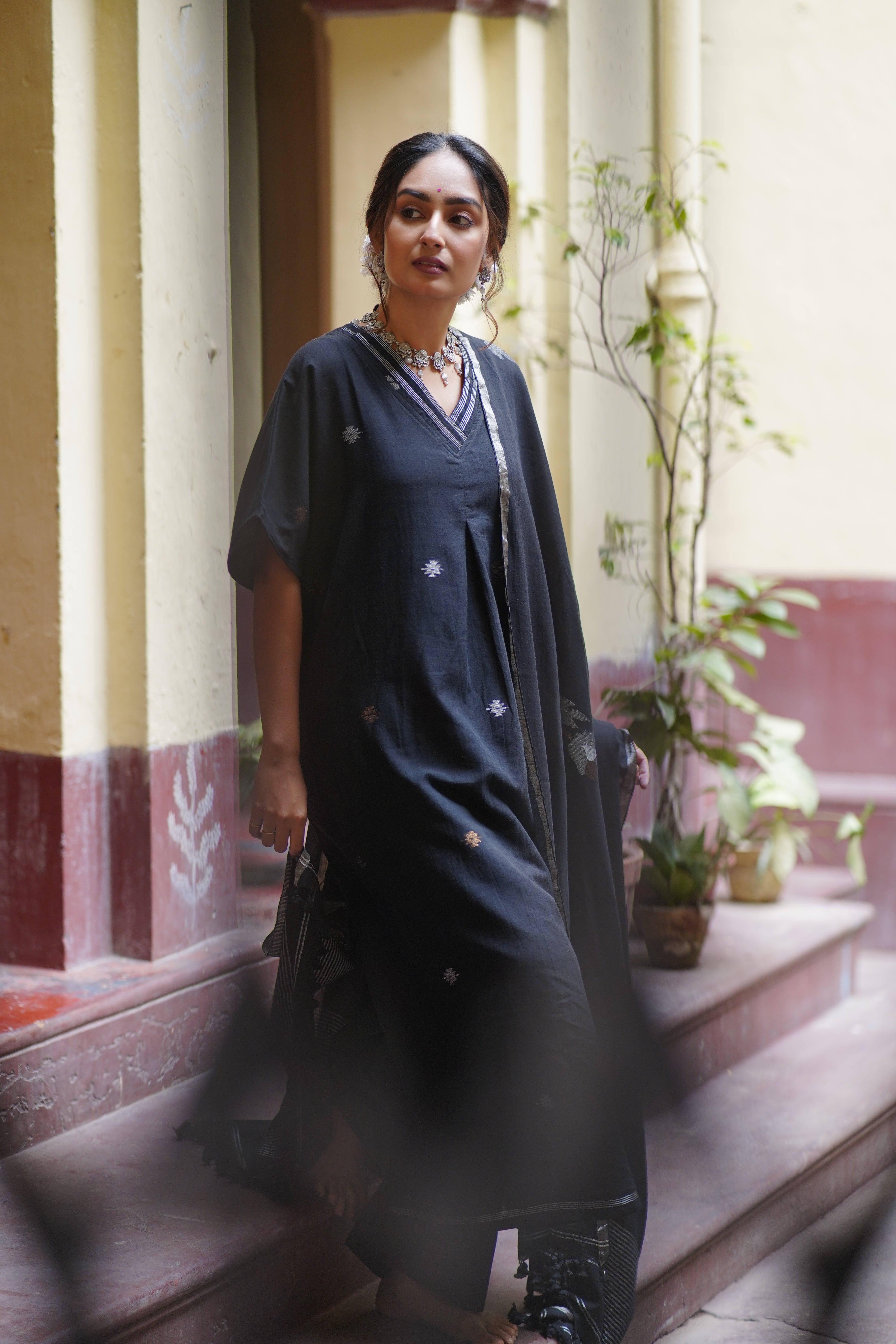 Black Tulip (Mulmul Jamdani)