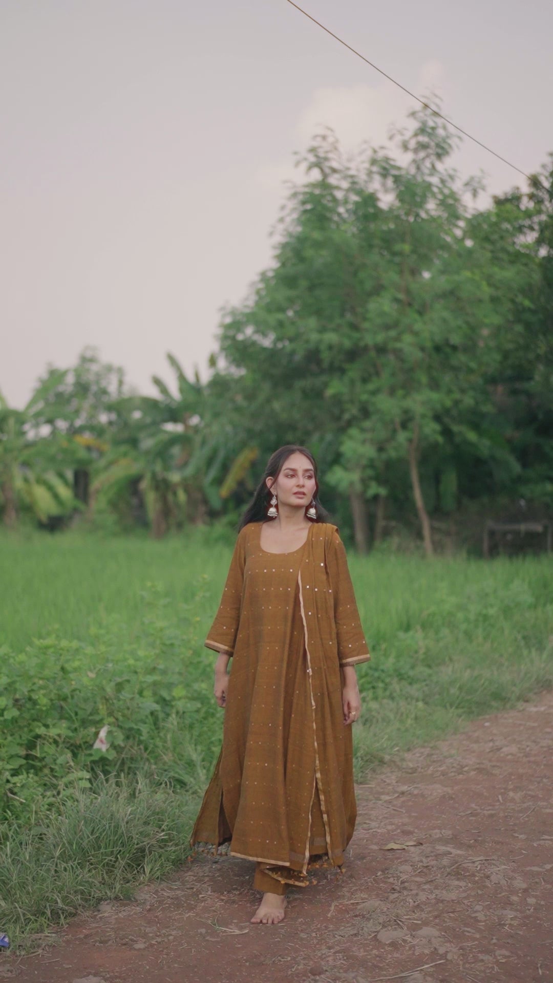 Earthen Gleam (Mulmul Box Sequin)