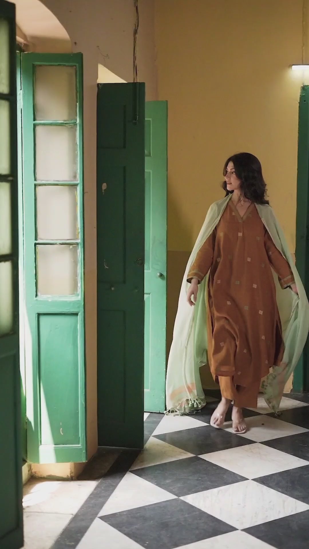 Maati (Mulmul Jamdani)