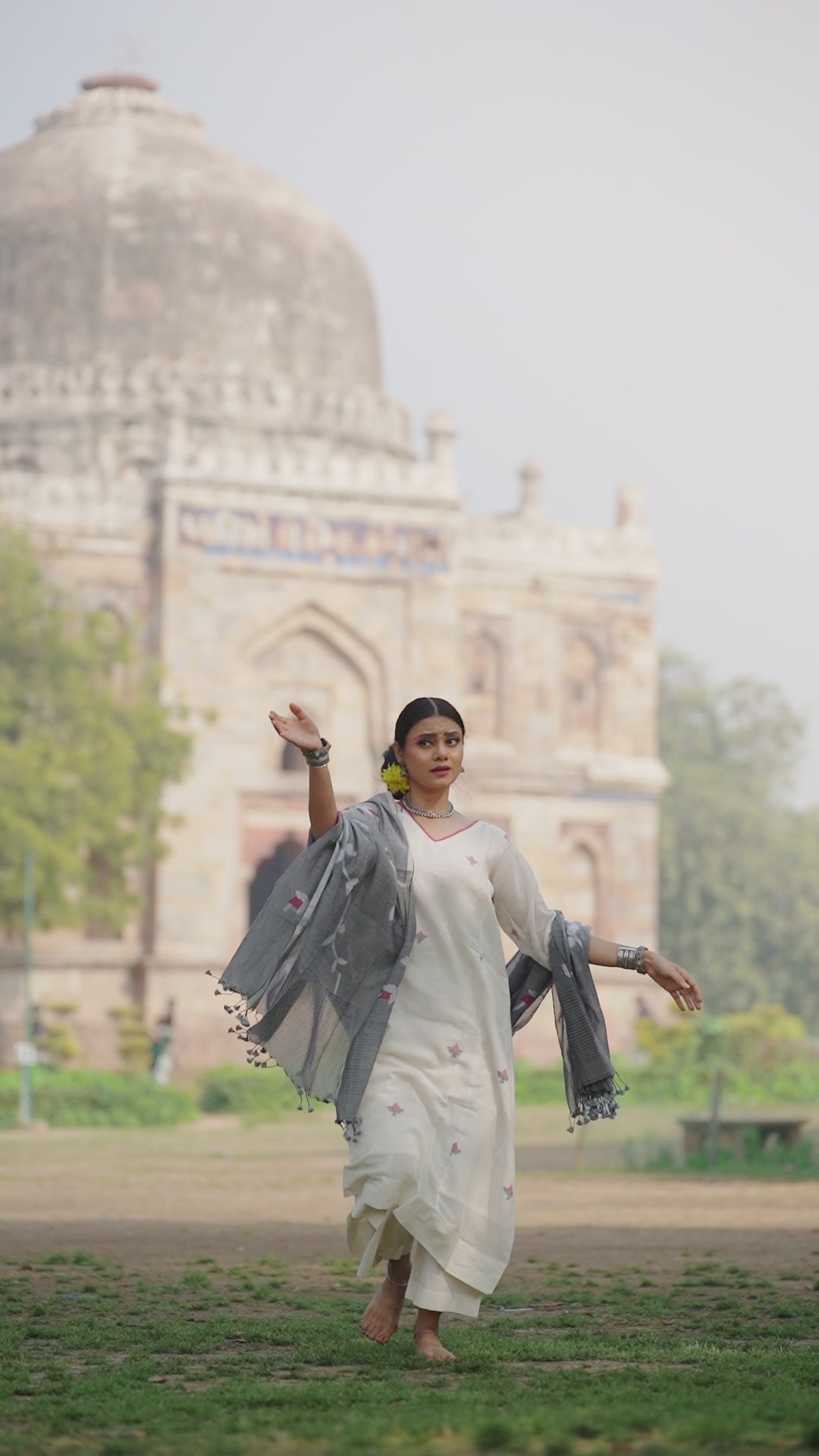 Misty Ivory (Mulmul Jamdani)