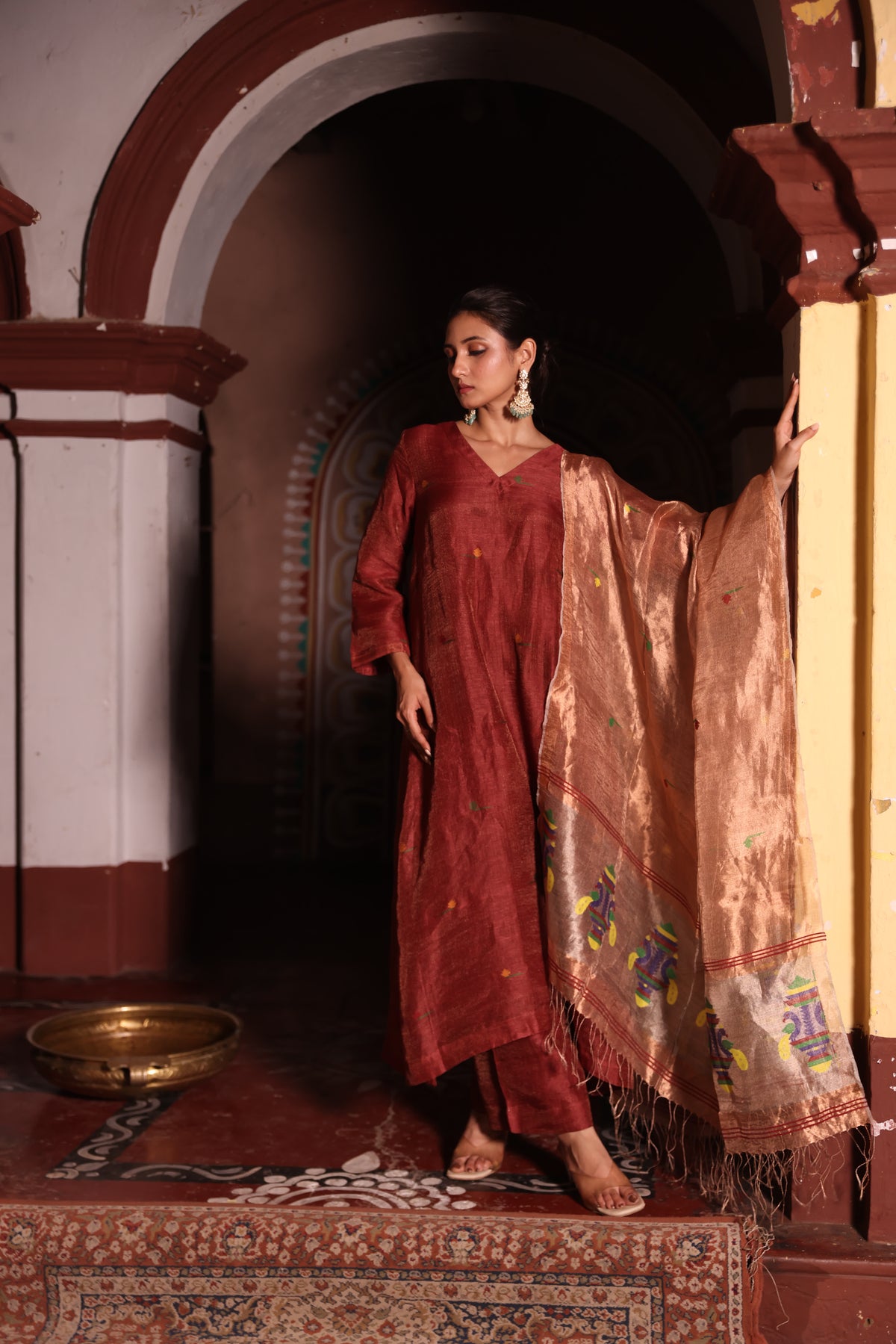 RÀAS- Burnt Maroon (Linen Silk Jamdani)