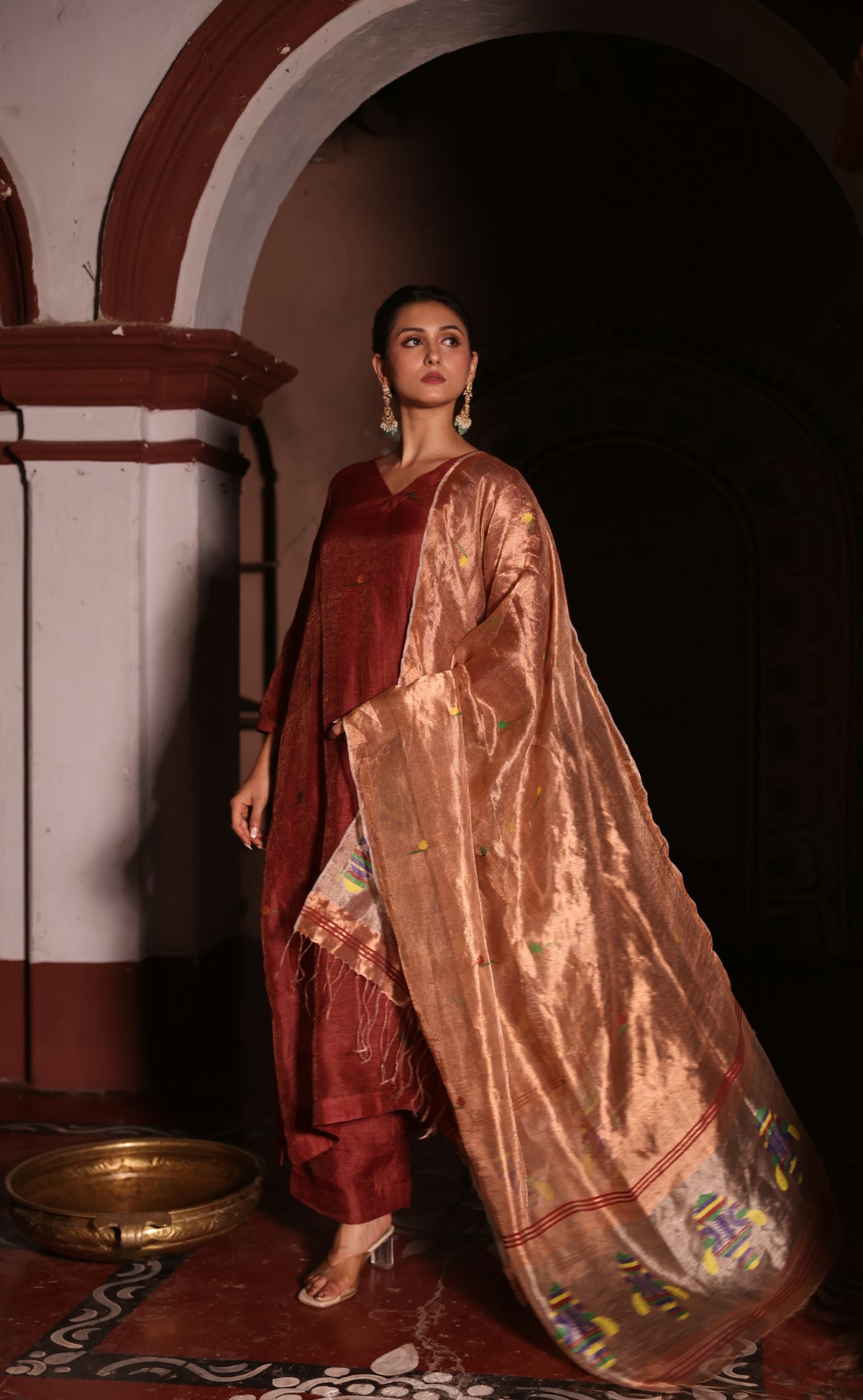 RÀAS- Burnt Maroon (Linen Silk Jamdani)
