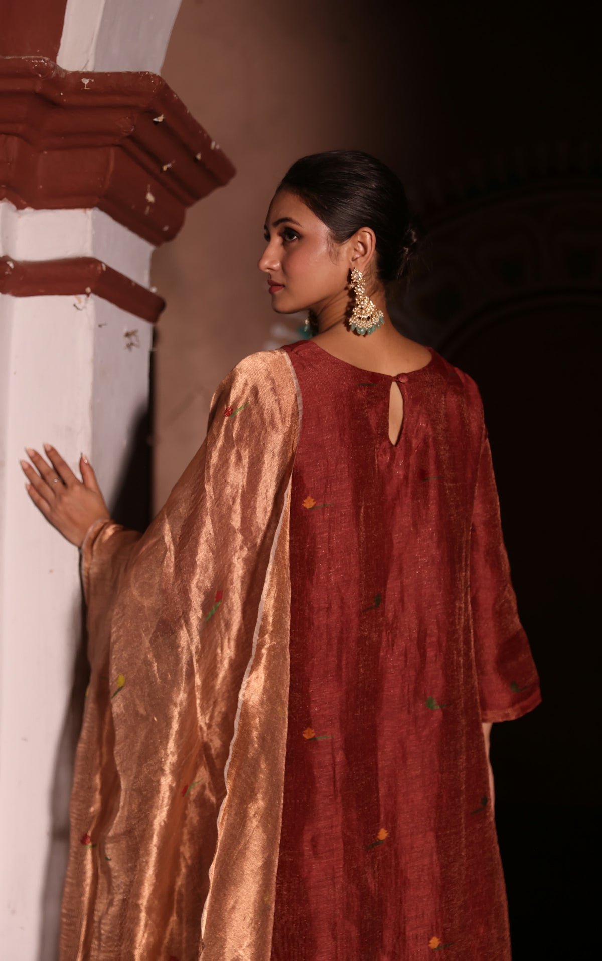 RÀAS- Burnt Maroon (Linen Silk Jamdani)