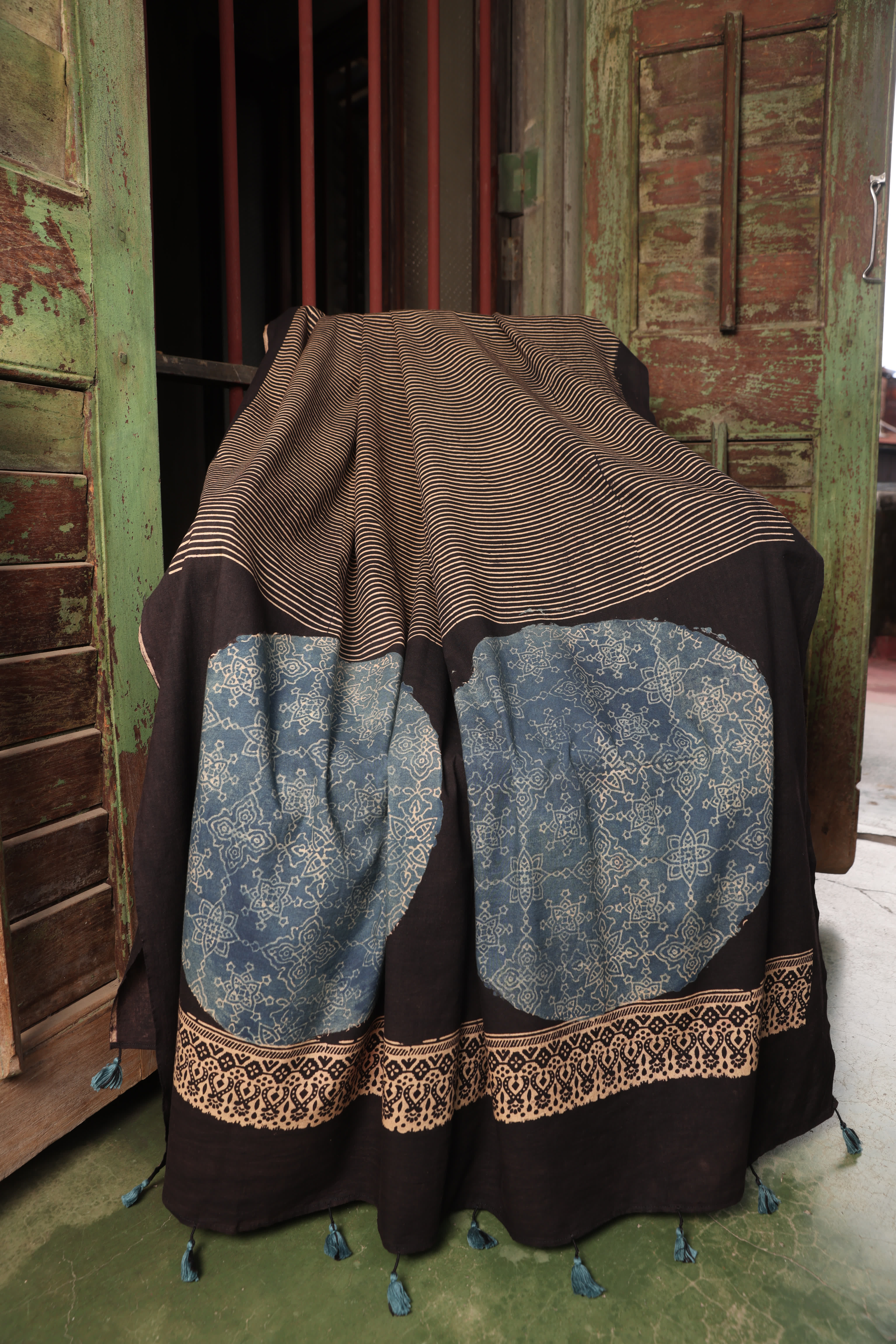 Raunaq-Black (Cotton Ajrakh Bhandej)