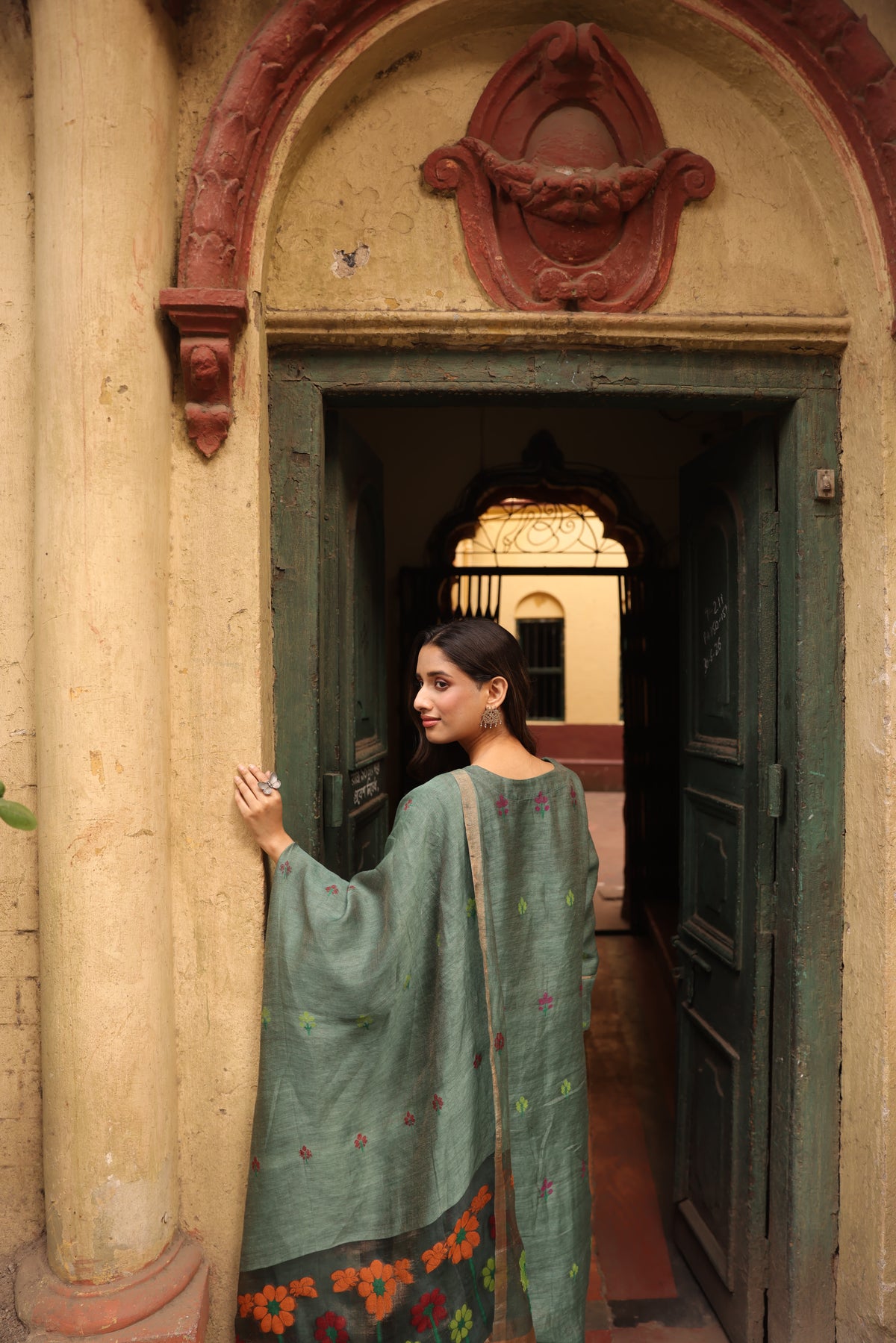 RÀAS- Earthy Green (Linen Silk Jamdani)