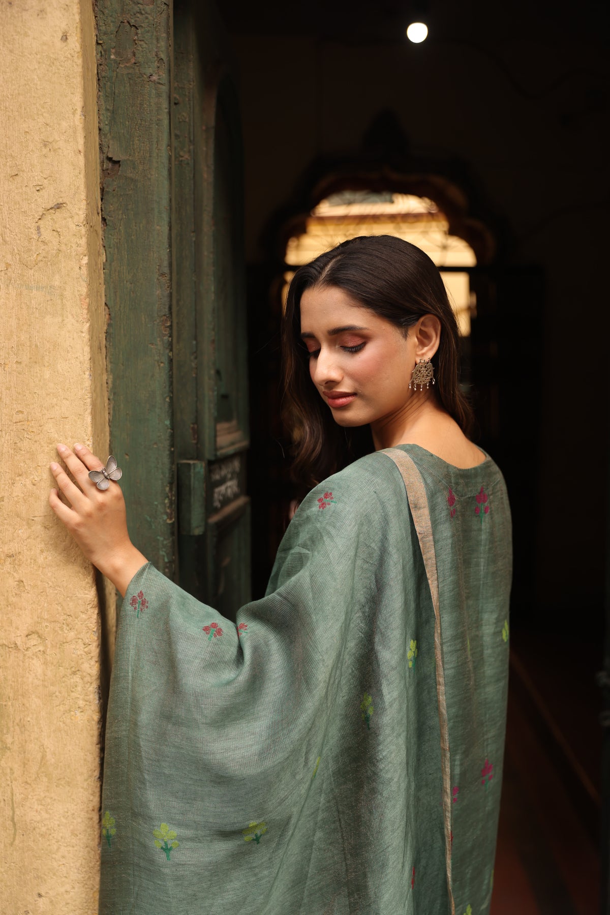 RÀAS- Earthy Green (Linen Silk Jamdani)