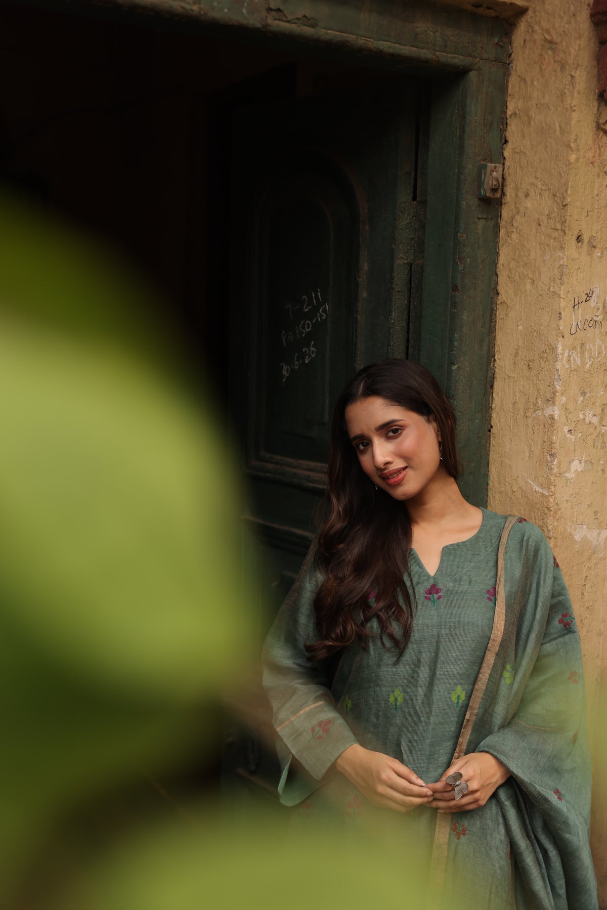 RÀAS- Earthy Green (Linen Silk Jamdani)