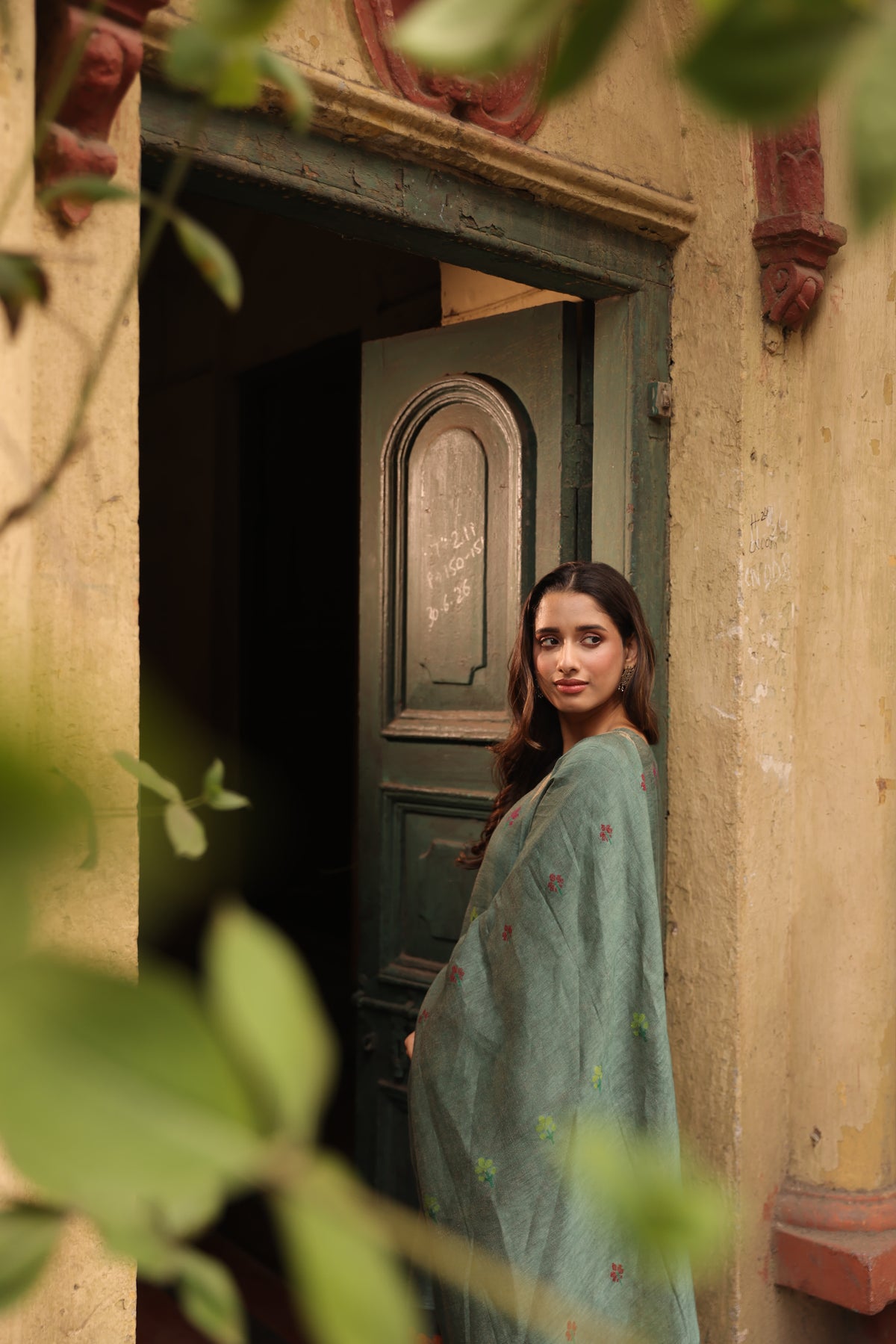 RÀAS- Earthy Green (Linen Silk Jamdani)