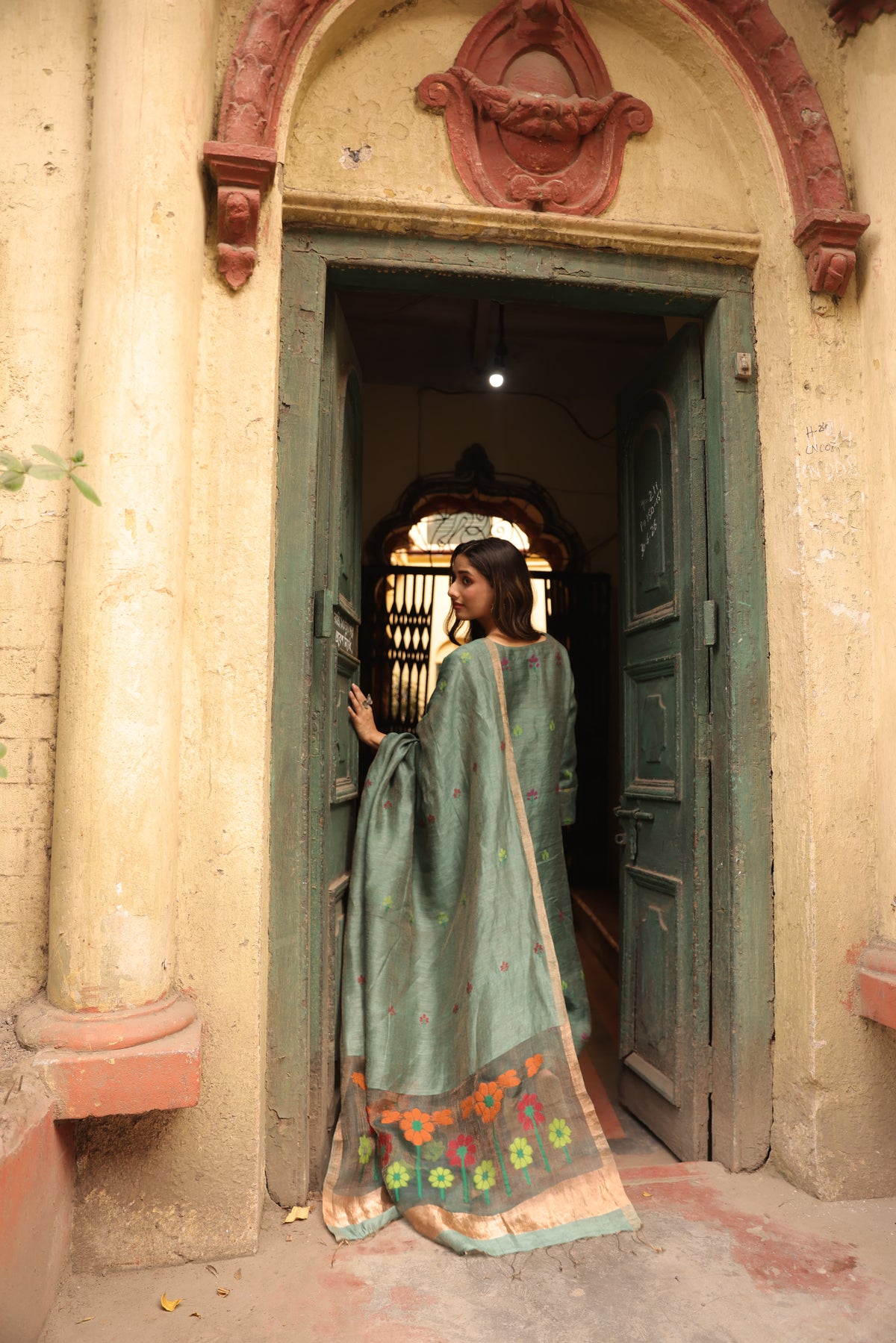 RÀAS- Earthy Green (Linen Silk Jamdani)